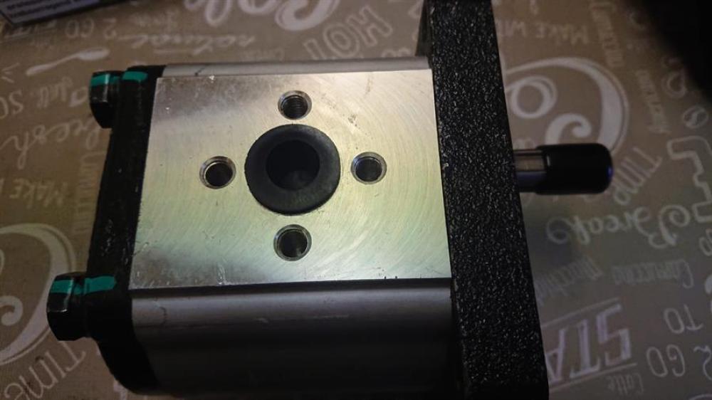 Hydraulikpumpe mit Vierkantverzahnung TA/TB Serie