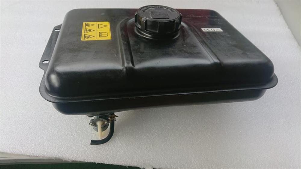 Gutbrod 650 / 550 Tank kpl. mit Benzinhahn                