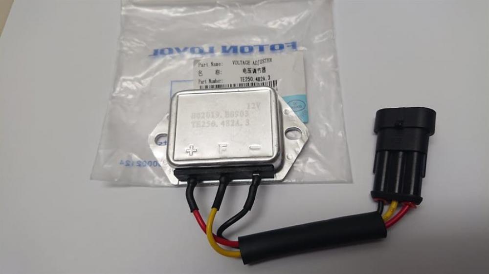 TE-Lichtmaschinenregler12V mit Kabel und Stecker